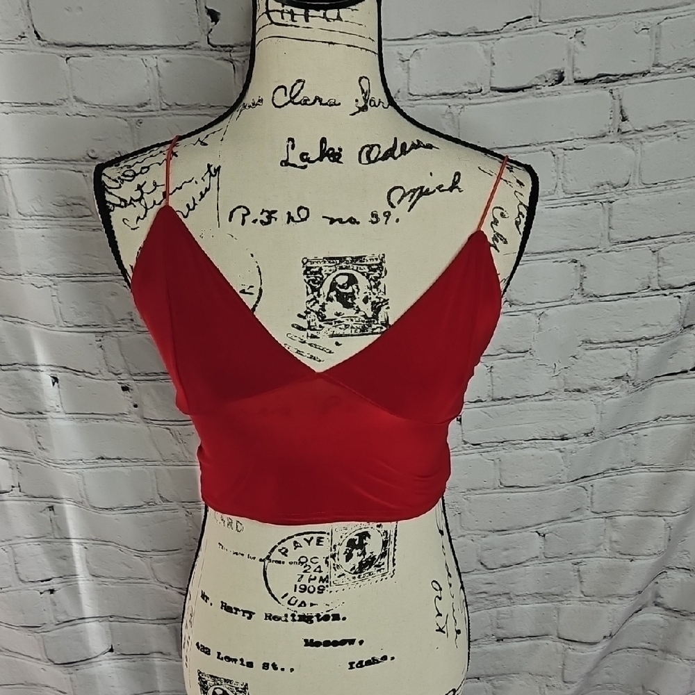 PrettyLittleThing Red Slinky Bralet Camisole Cropped Top NWT Size 6